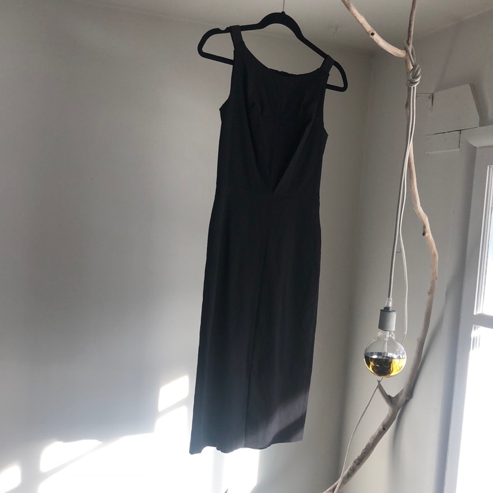 Eliza Faulkner super sexy to knee front slit dress.